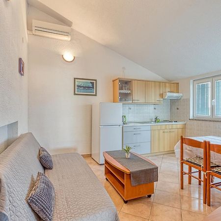 Apartment Vilma Funtana Εξωτερικό φωτογραφία
