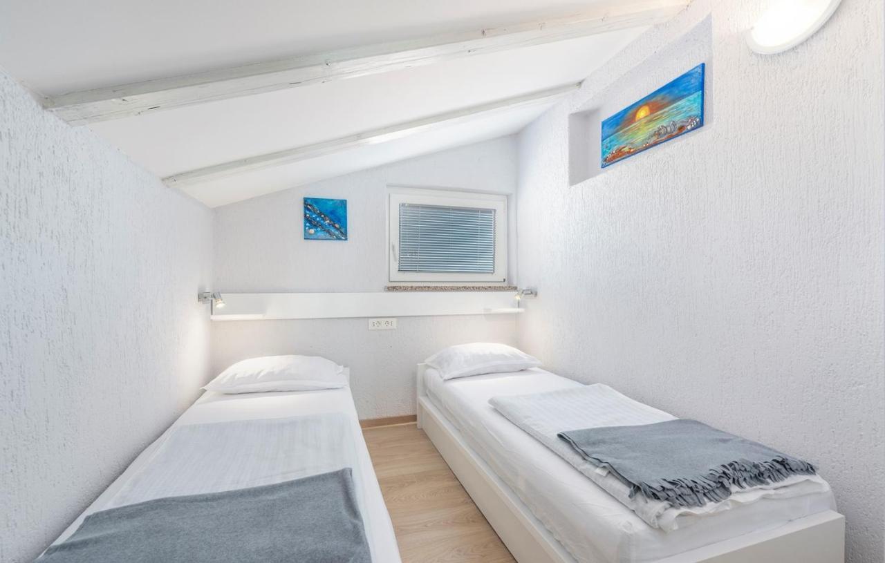 Apartment Vilma Funtana Εξωτερικό φωτογραφία