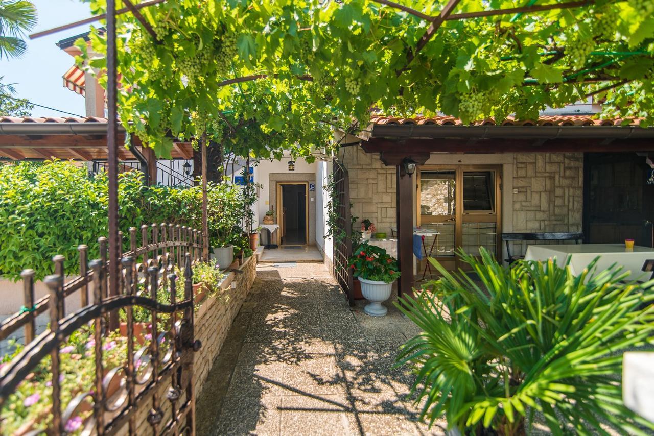 Apartment Vilma Funtana Εξωτερικό φωτογραφία