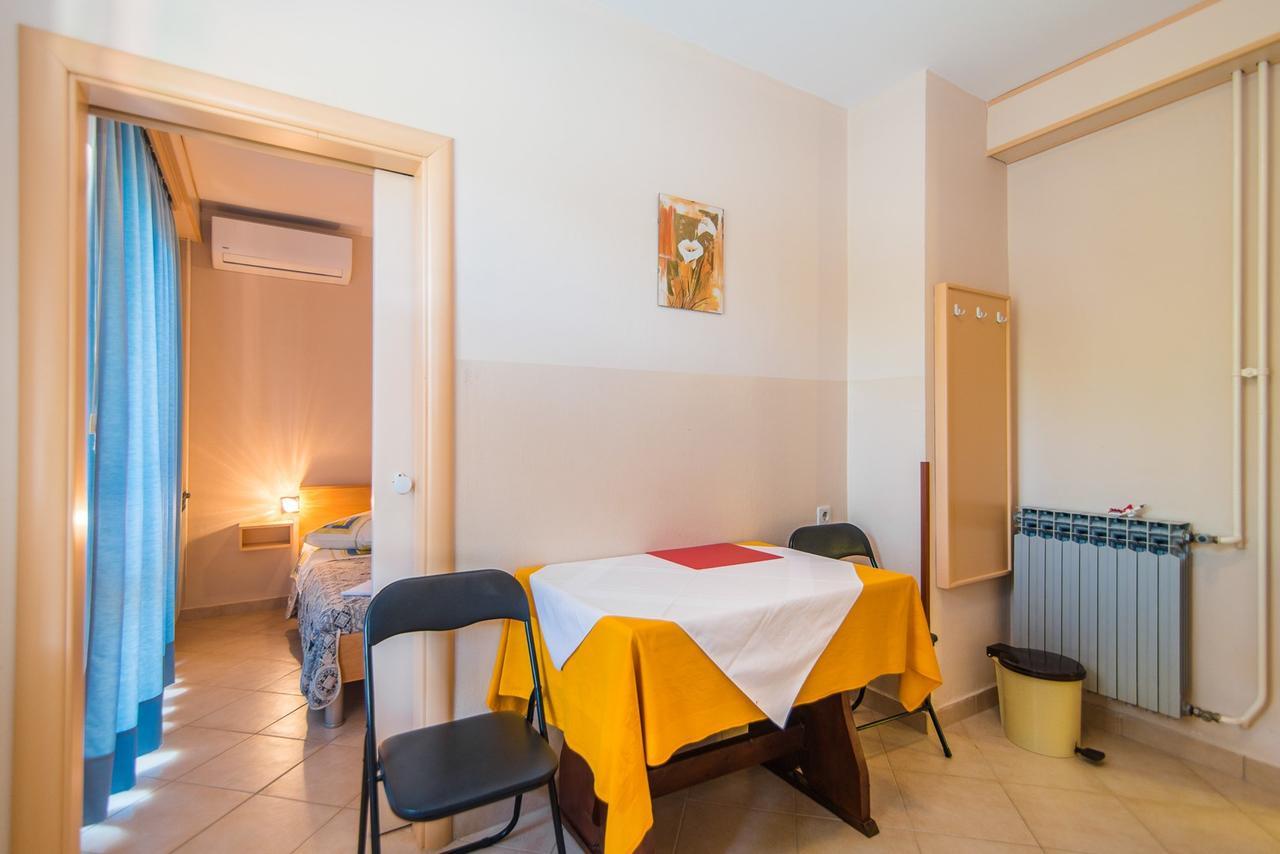Apartment Vilma Funtana Εξωτερικό φωτογραφία