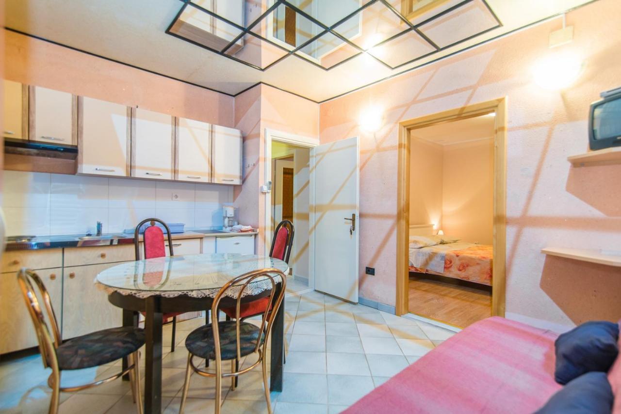Apartment Vilma Funtana Εξωτερικό φωτογραφία