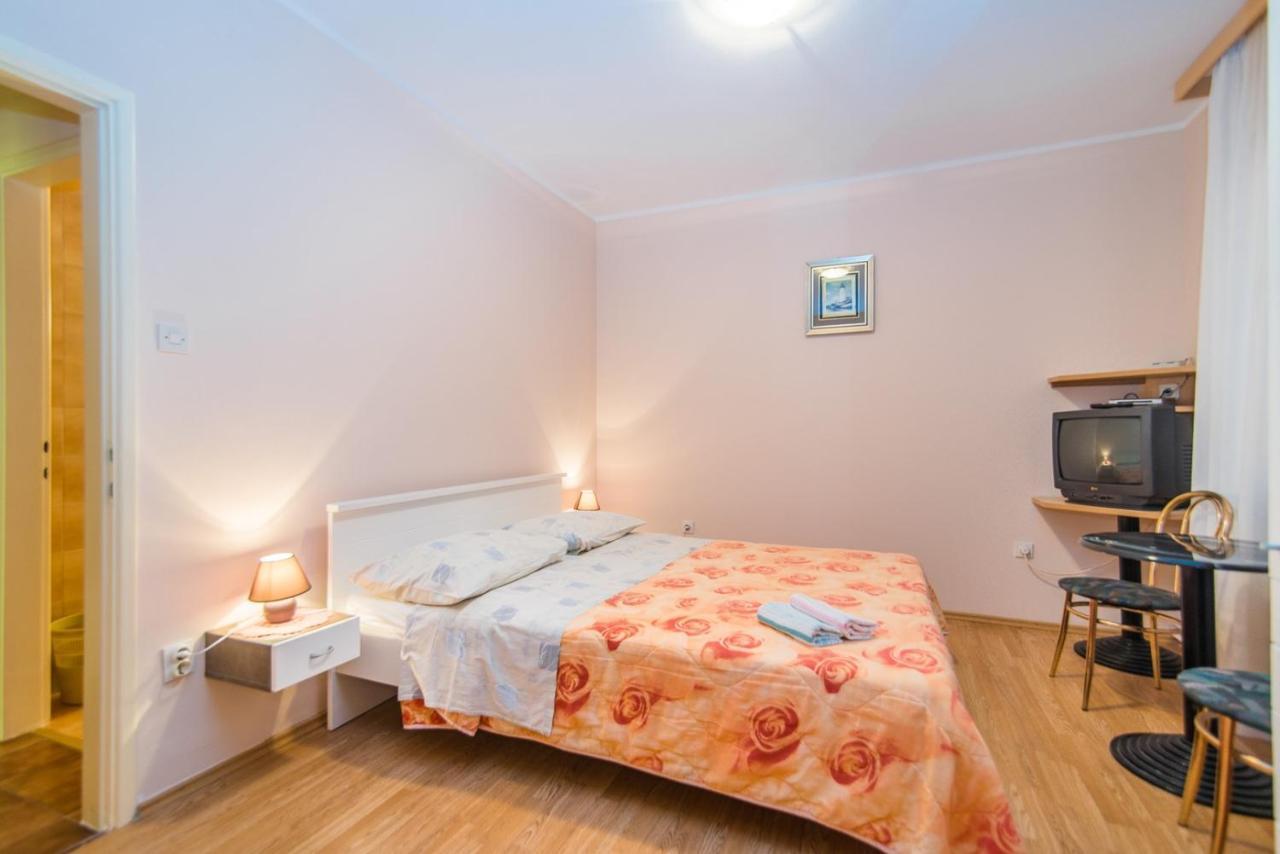 Apartment Vilma Funtana Εξωτερικό φωτογραφία